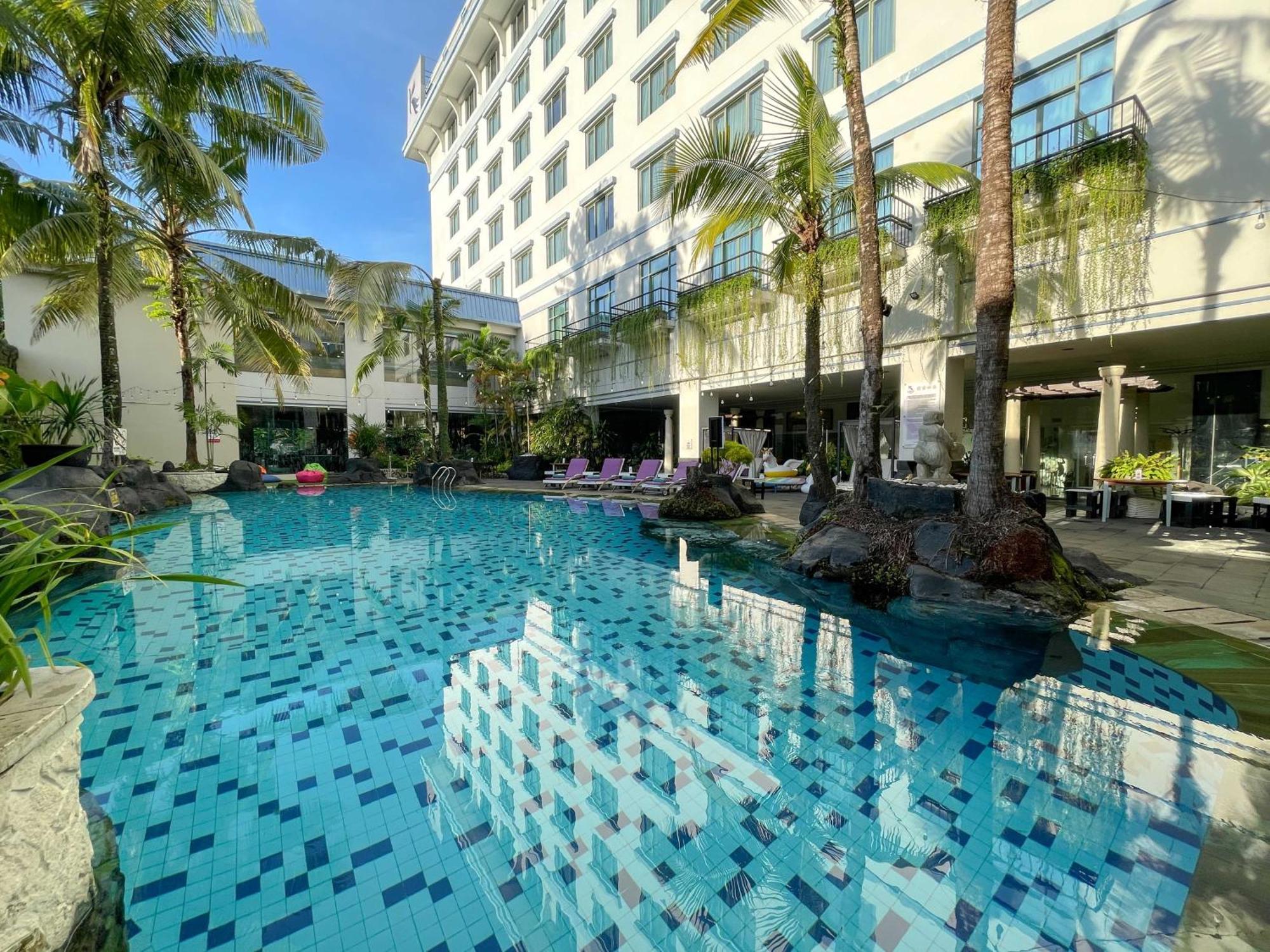 โรงแรมโนโวเทล ยอร์กยาการ์ตา ยอกยาการ์ตา ภายนอก รูปภาพ